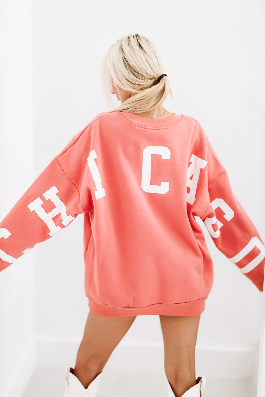 Chicago Varsity Retro Sweatshirt - Dusty Coral